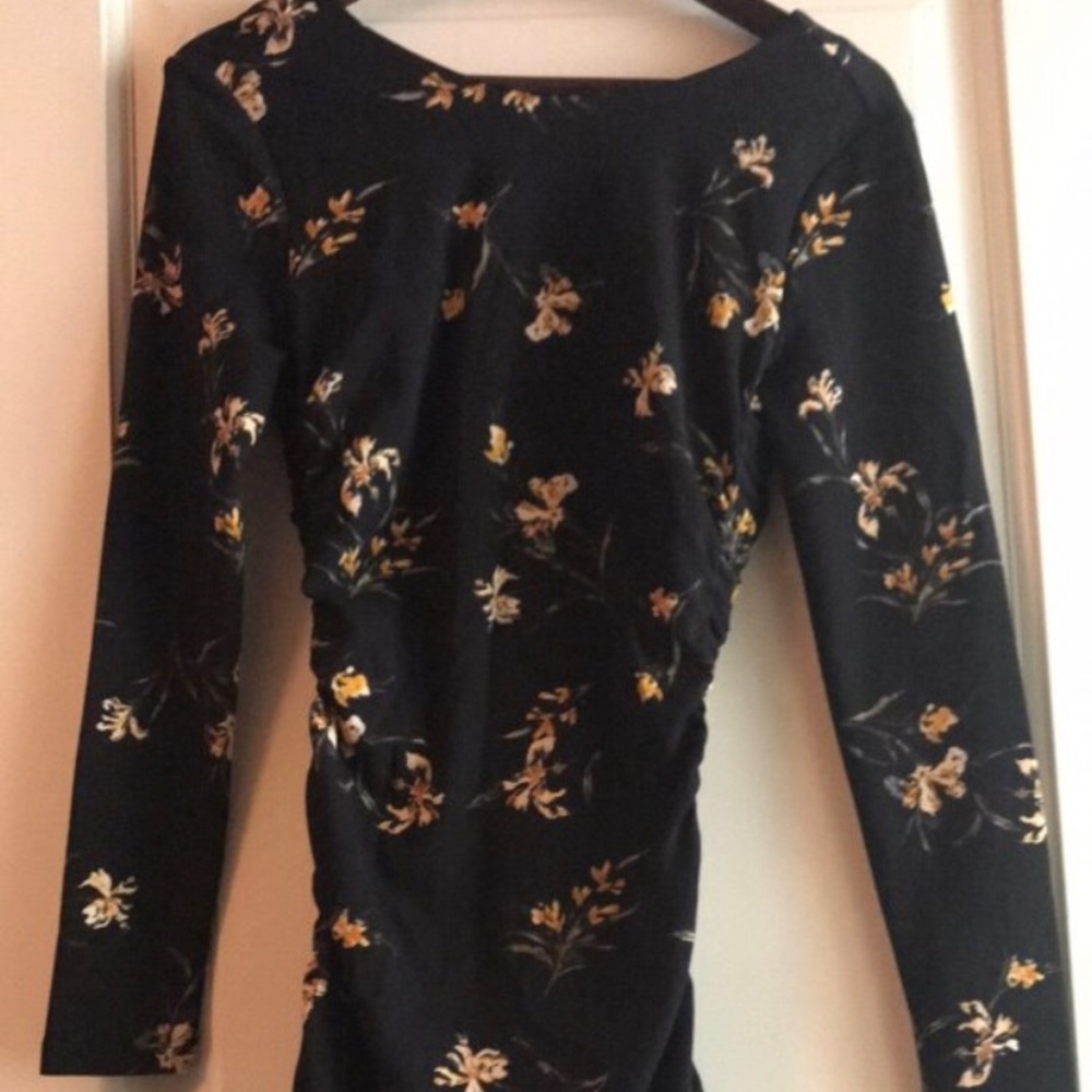 Floral ruched bodycon dress (new with tags)
